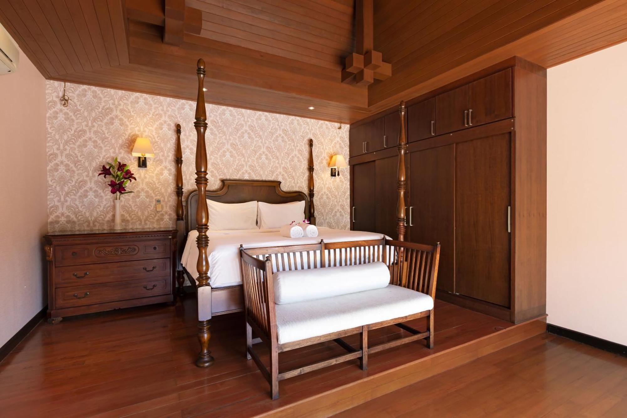 Extraordinary Courtyard 6Br Pool Villa Sri Suri, Naiharn Rawai Luaran gambar